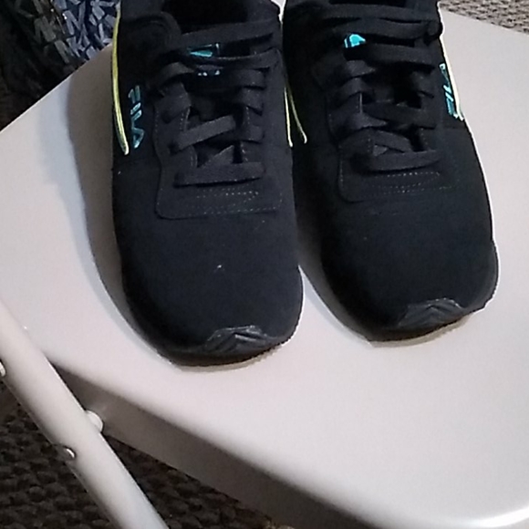 Shoes - Picture 2 of 4